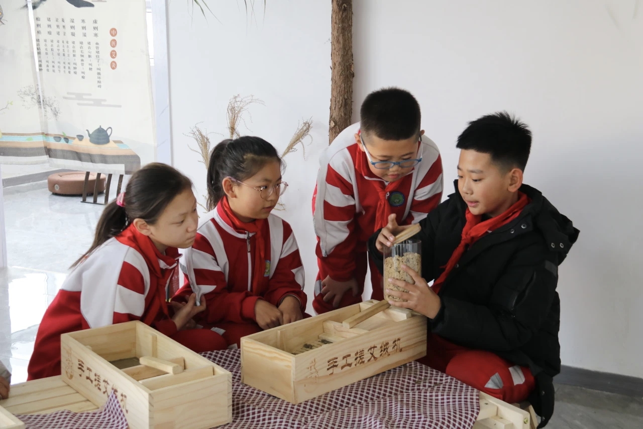 呼和浩特市｜回民区教育局积极探索科学育人新路径相关图片